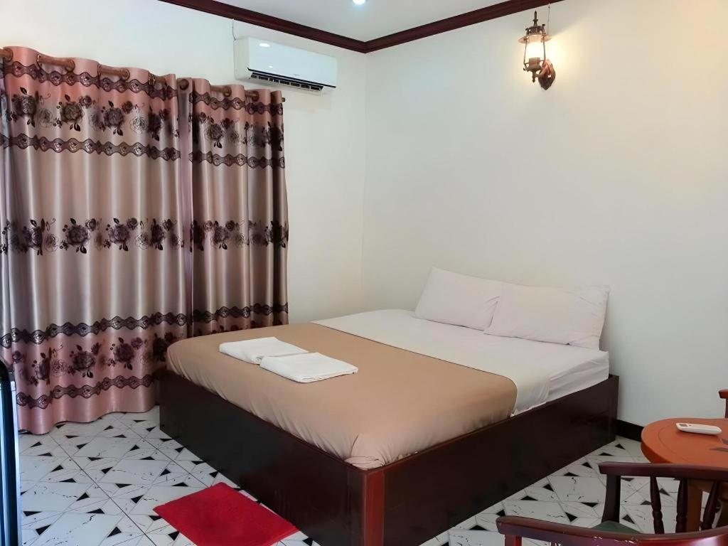 Khamsaner Hotel Vientiane Exterior photo
